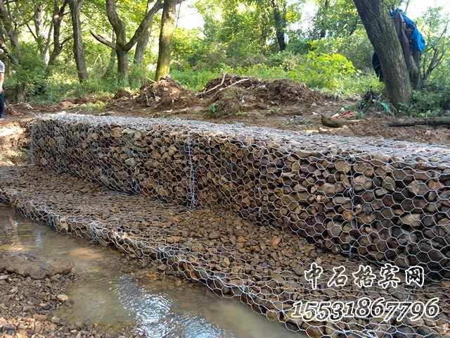 固濱籠護岸